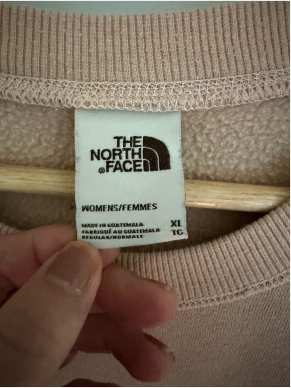 The North Face Women’s XL Beige Logo Crewneck Sweatshirt - Picture 4 of 9